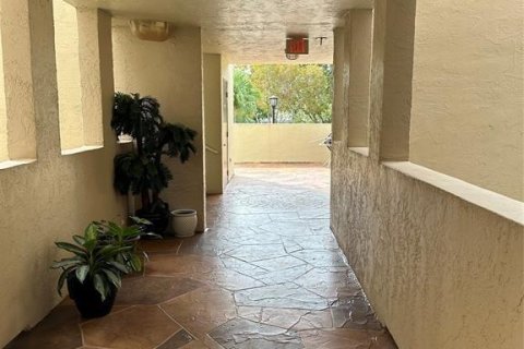 Copropriété à vendre à Tamarac, Floride: 2 chambres, 112.88 m2 № 1096536 - photo 1