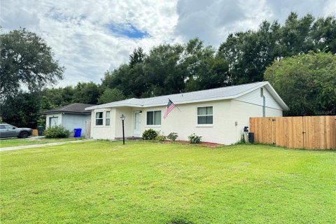 House in Lakeland, Florida 3 bedrooms, 120.49 sq.m. № 1355896 - photo 2