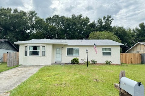 House in Lakeland, Florida 3 bedrooms, 120.49 sq.m. № 1355896 - photo 1