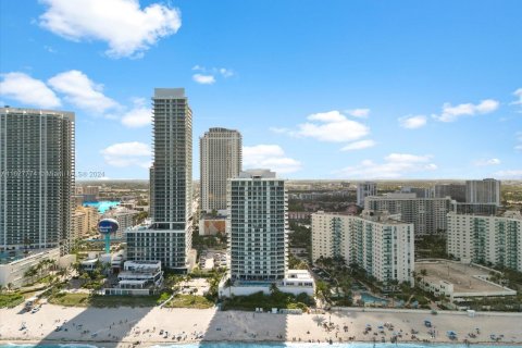 Condo in Hollywood, Florida, 4 bedrooms  № 1282031 - photo 19