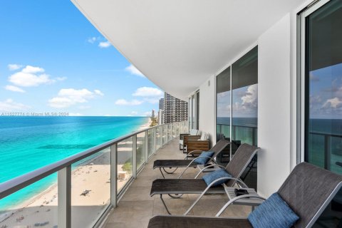 Condominio en venta en Hollywood, Florida, 4 dormitorios, 293.85 m2 № 1282031 - foto 1