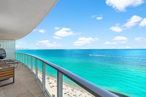 Condo in Hollywood, Florida, 4 bedrooms  № 1282031 - photo 2