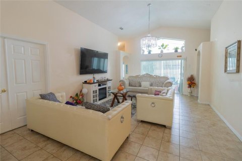 Villa ou maison à vendre à Kissimmee, Floride: 4 chambres, 161.65 m2 № 1343767 - photo 11