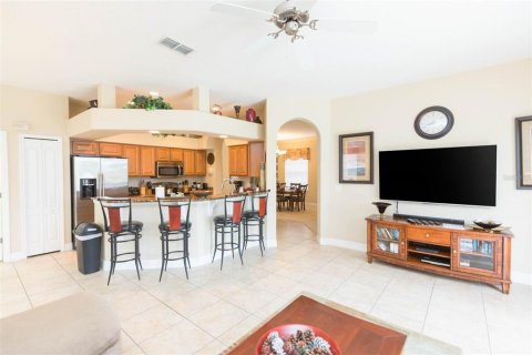 House in Davenport, Florida 4 bedrooms, 255.85 sq.m. № 1104921 - photo 7