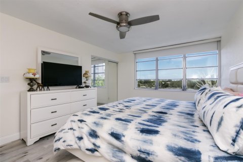 Condo in Lauderhill, Florida, 2 bedrooms  № 720747 - photo 3