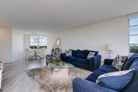 Copropriété à vendre à Lauderhill, Floride: 2 chambres, 107.77 m2 № 720747 - photo 10