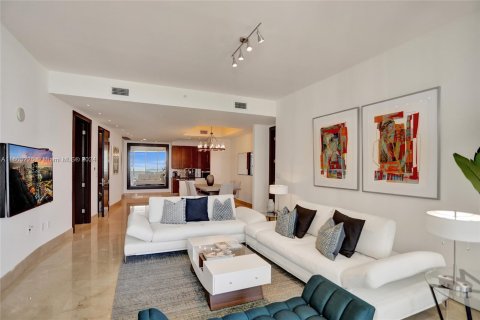 Condominio en venta en Sunny Isles Beach, Florida, 2 dormitorios, 129.04 m2 № 1221954 - foto 20