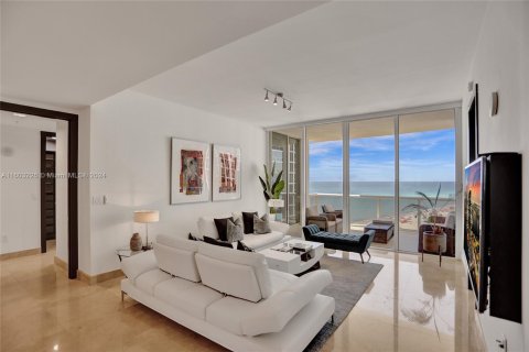 Condo in Sunny Isles Beach, Florida, 2 bedrooms  № 1221954 - photo 3