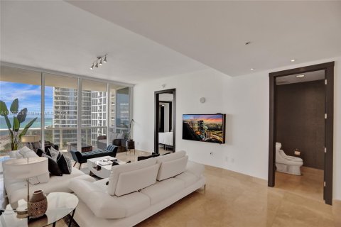 Condo in Sunny Isles Beach, Florida, 2 bedrooms  № 1221954 - photo 5