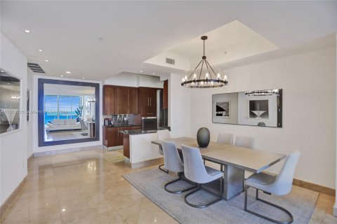 Condo in Sunny Isles Beach, Florida, 2 bedrooms  № 1221954 - photo 23