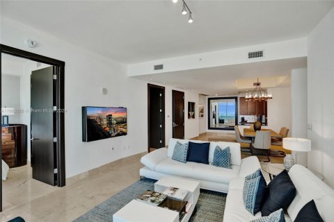 Condominio en venta en Sunny Isles Beach, Florida, 2 dormitorios, 129.04 m2 № 1221954 - foto 18