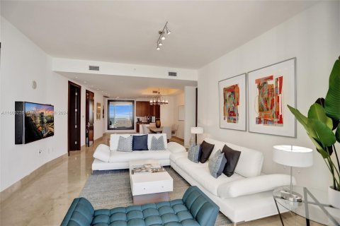 Condo in Sunny Isles Beach, Florida, 2 bedrooms  № 1221954 - photo 22