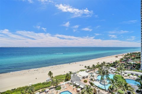 Copropriété à vendre à Sunny Isles Beach, Floride: 2 chambres, 129.04 m2 № 1221954 - photo 1