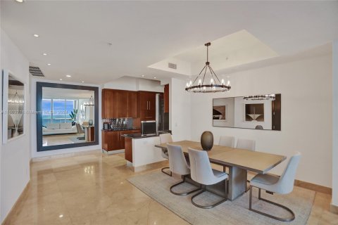 Condominio en venta en Sunny Isles Beach, Florida, 2 dormitorios, 129.04 m2 № 1221954 - foto 7