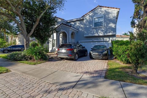 Villa ou maison à vendre à Pembroke Pines, Floride: 3 chambres, 204.38 m2 № 1417752 - photo 1