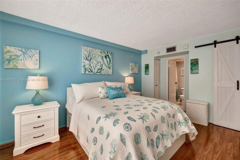 Condo in Lauderdale Lakes, Florida, 2 bedrooms  № 1417747 - photo 13