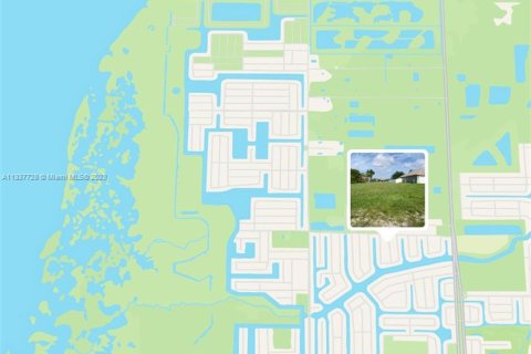 Купить земельный участок в Кейп-Корал, Флорида № 286495 - фото 1