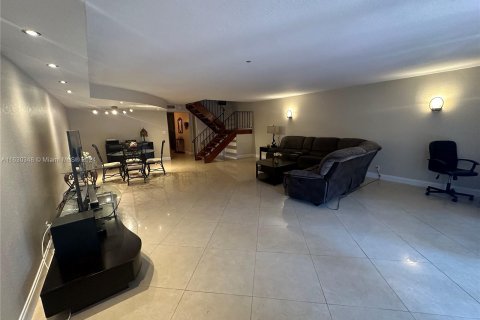 Copropriété à vendre à Hallandale Beach, Floride: 3 chambres, 166.57 m2 № 1292854 - photo 20