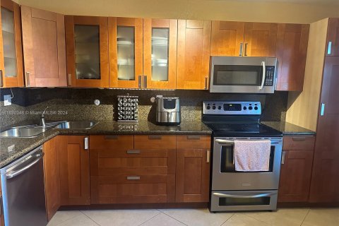 Condo in Hallandale Beach, Florida, 3 bedrooms  № 1292854 - photo 5