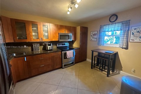 Copropriété à vendre à Hallandale Beach, Floride: 3 chambres, 166.57 m2 № 1292854 - photo 3