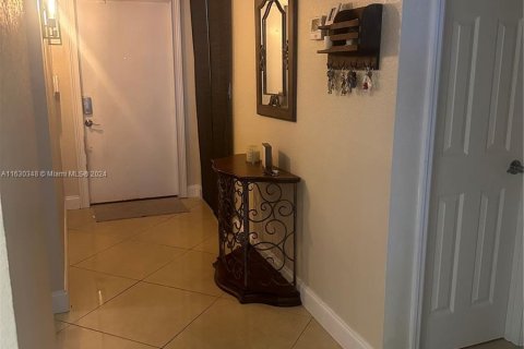 Copropriété à vendre à Hallandale Beach, Floride: 3 chambres, 166.57 m2 № 1292854 - photo 25