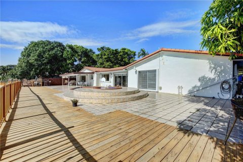 Casa en venta en Miami, Florida, 4 dormitorios, 210.33 m2 № 986188 - foto 9