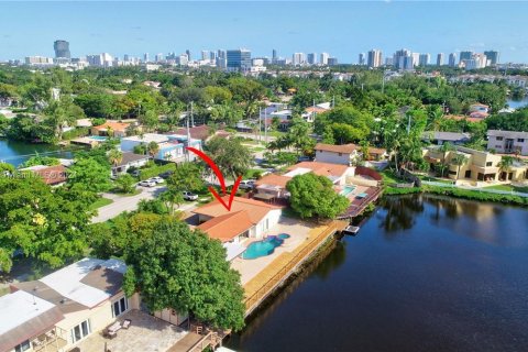 Casa en venta en Miami, Florida, 4 dormitorios, 210.33 m2 № 986188 - foto 16