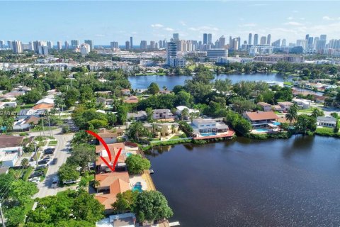 Casa en venta en Miami, Florida, 4 dormitorios, 210.33 m2 № 986188 - foto 20