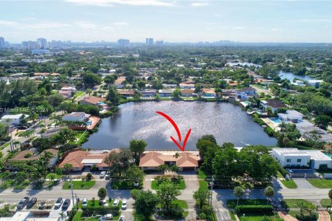 Casa en venta en Miami, Florida, 4 dormitorios, 210.33 m2 № 986188 - foto 17