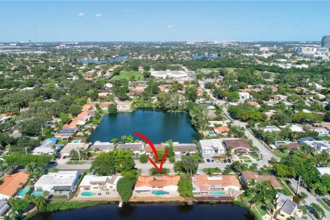 Casa en venta en Miami, Florida, 4 dormitorios, 210.33 m2 № 986188 - foto 22