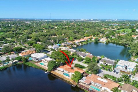 Casa en venta en Miami, Florida, 4 dormitorios, 210.33 m2 № 986188 - foto 18