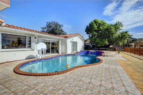 Casa en venta en Miami, Florida, 4 dormitorios, 210.33 m2 № 986188 - foto 6