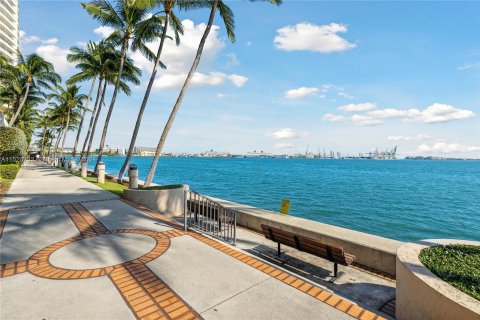 Condo in Miami, Florida, 1 bedroom  № 986191 - photo 18