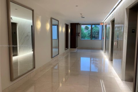 Condo in Miami, Florida, 1 bedroom  № 986191 - photo 4