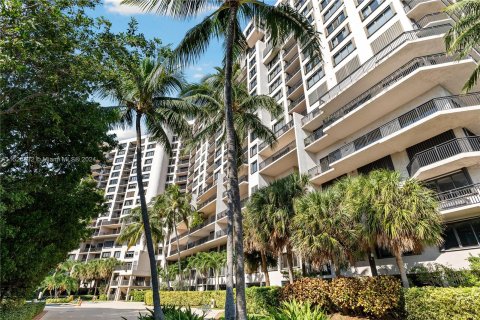 Condo in Miami, Florida, 1 bedroom  № 986191 - photo 1