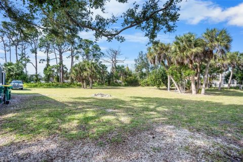 Commercial property in Rotonda, Florida 166.67 sq.m. № 992942 - photo 27