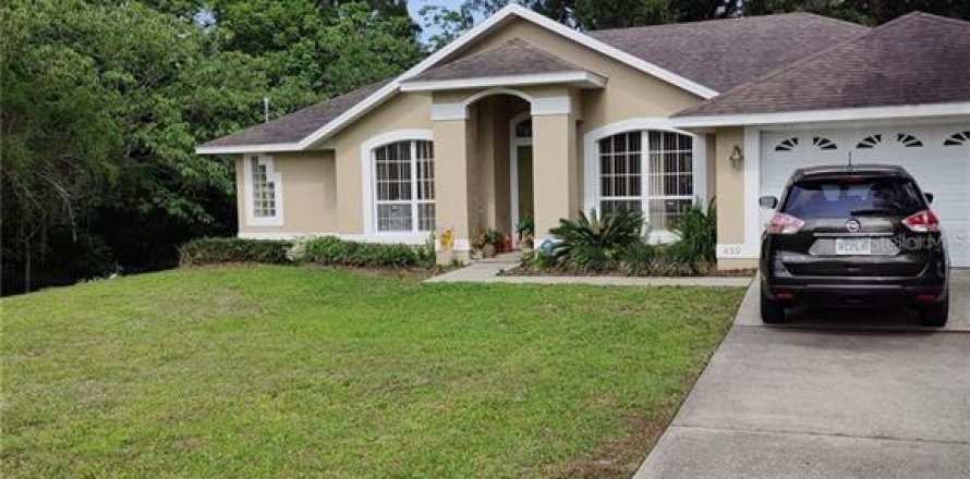 House in DeLand, Florida 3 bedrooms, 152.36 sq.m. № 1195310