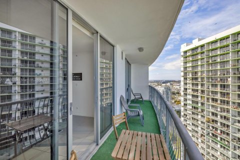 Condominio en venta en Miami, Florida, 1 dormitorio, 73.49 m2 № 1215915 - foto 16