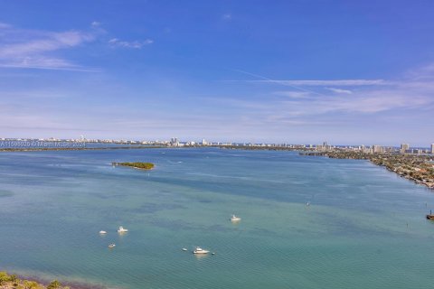 Condo in Miami, Florida, 1 bedroom  № 1215915 - photo 21