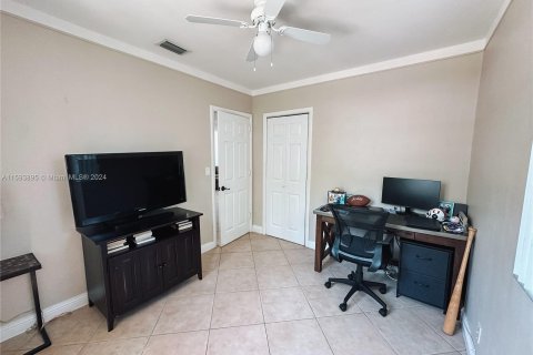 Villa ou maison à vendre à Hallandale Beach, Floride: 3 chambres, 139.17 m2 № 1186707 - photo 13