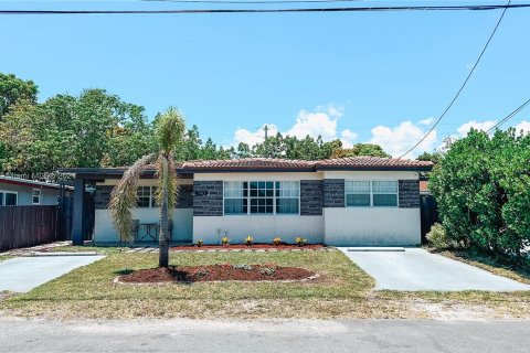 Casa en venta en Hallandale Beach, Florida, 3 dormitorios, 139.17 m2 № 1186707 - foto 2
