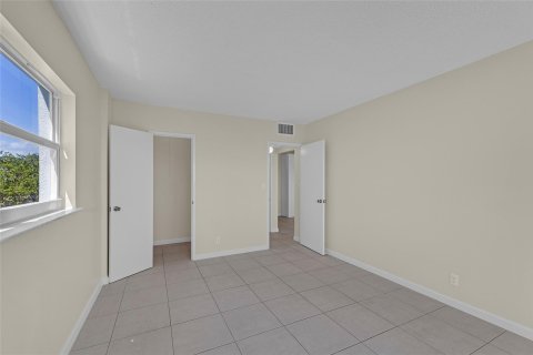 Copropriété à vendre à Fort Lauderdale, Floride: 1 chambre, 66.89 m2 № 1116981 - photo 2