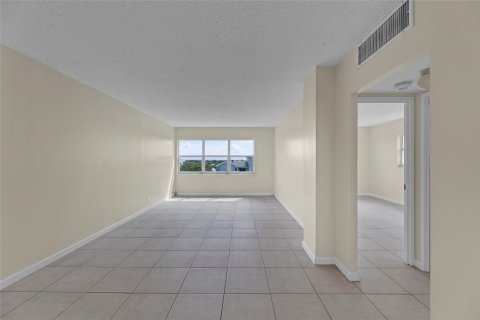 Condominio en venta en Fort Lauderdale, Florida, 1 dormitorio, 66.89 m2 № 1116981 - foto 5