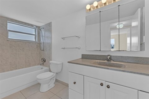 Copropriété à vendre à Fort Lauderdale, Floride: 1 chambre, 66.89 m2 № 1116981 - photo 15