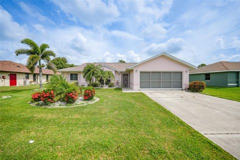 Villa ou maison à vendre à Punta Gorda, Floride: 3 chambres, 121.14 m2 № 1299411 - photo 1