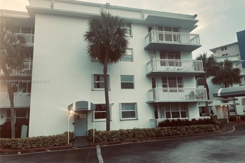 Copropriété à vendre à Hallandale Beach, Floride: 1 chambre, 65.03 m2 № 1325808 - photo 20