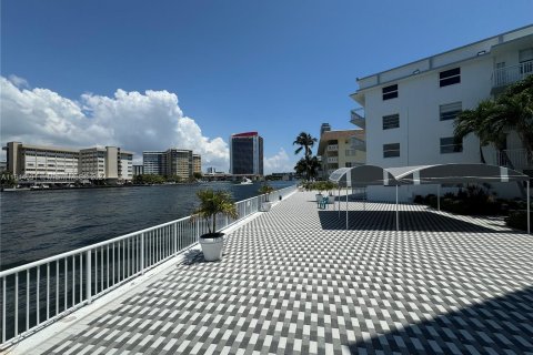 Condominio en venta en Hallandale Beach, Florida, 1 dormitorio, 65.03 m2 № 1325808 - foto 25