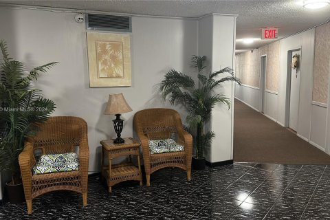 Condo in Hallandale Beach, Florida, 1 bedroom  № 1325808 - photo 7