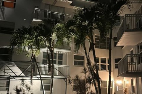 Copropriété à vendre à Hallandale Beach, Floride: 1 chambre, 65.03 m2 № 1325808 - photo 30