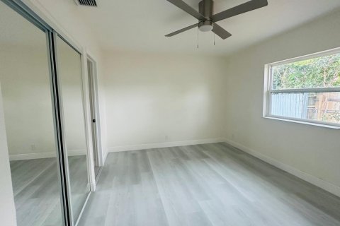 Casa en venta en Pembroke Pines, Florida, 4 dormitorios, 166.11 m2 № 1207731 - foto 11